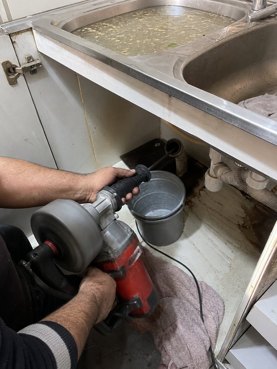 Balkon Gideri Nasıl Temiz Tutulur? kamera veya hat kontrolü